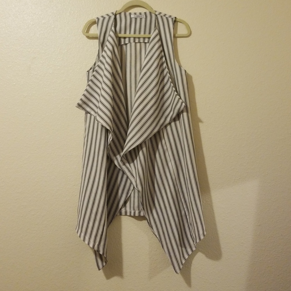 NWOT Drape vest size small fits small to large